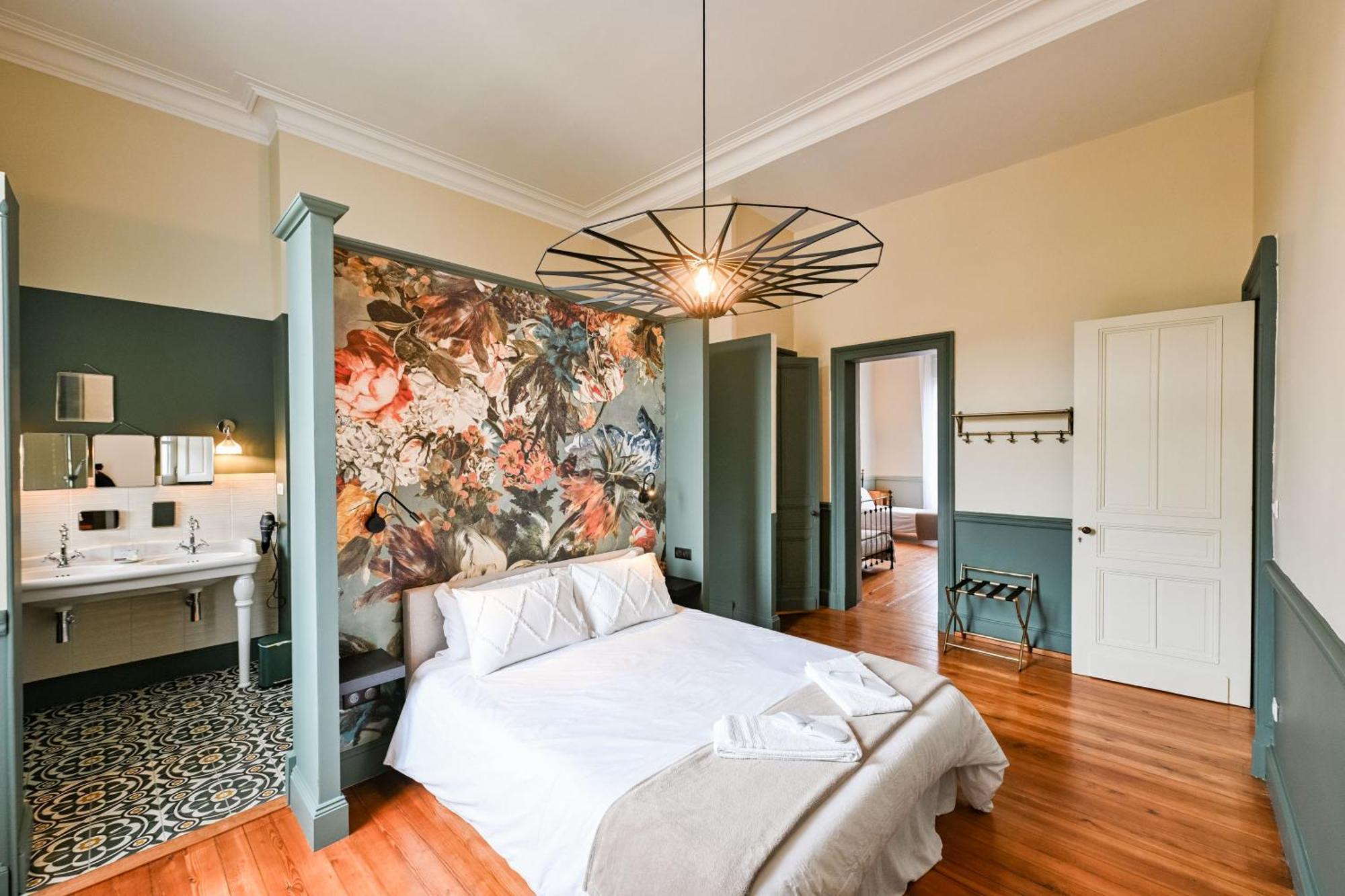 De L'Art A La Maniere - Chambre D'Hotes De Charme - 2 Suites Haut De Gamme - Ideal Couple & Famille - Piscine - Terrasse - Calme - 15Min Saint-Emilion - Experience Restauration D'Oeuvre D'Art Branne  Eksteriør bilde