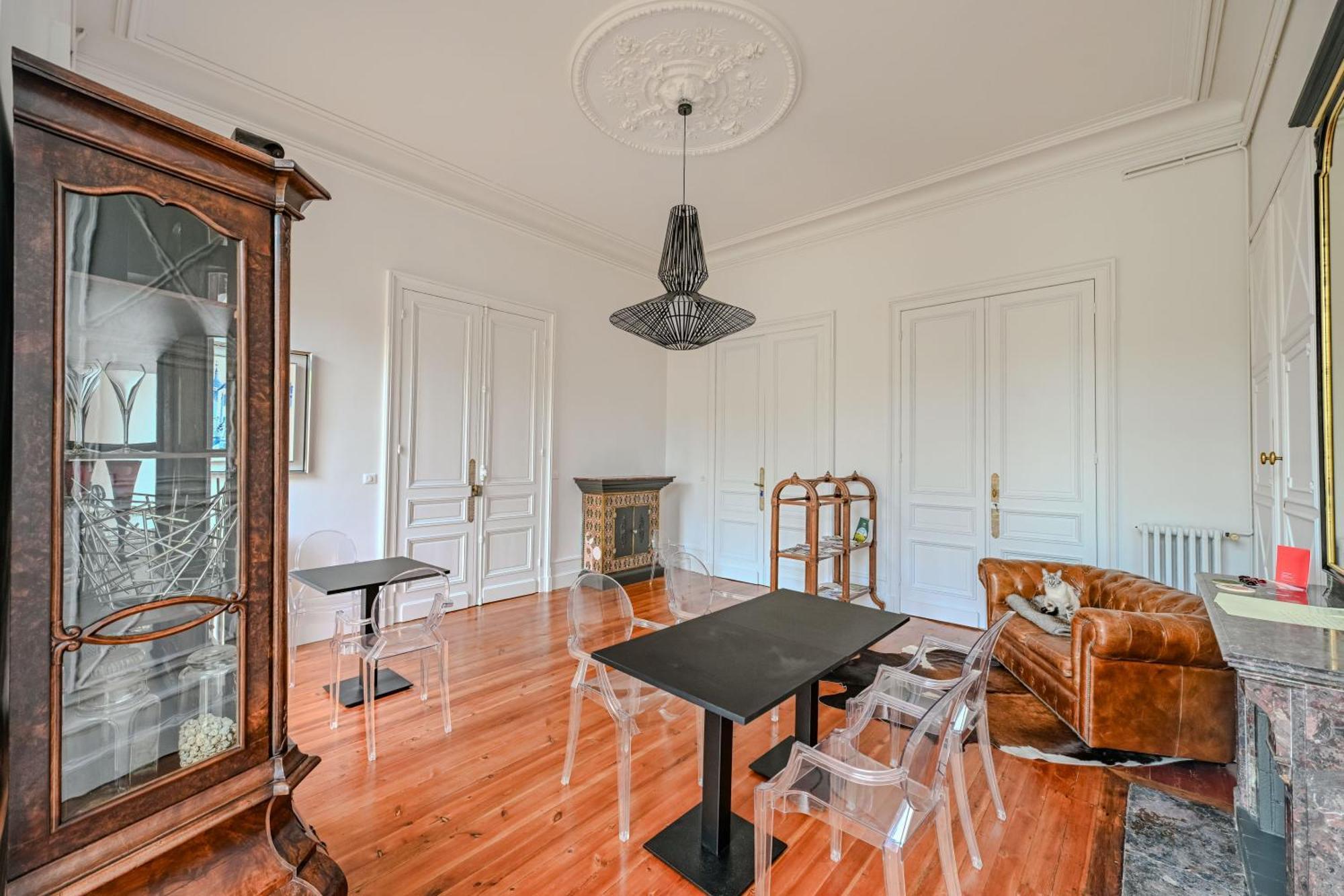 De L'Art A La Maniere - Chambre D'Hotes De Charme - 2 Suites Haut De Gamme - Ideal Couple & Famille - Piscine - Terrasse - Calme - 15Min Saint-Emilion - Experience Restauration D'Oeuvre D'Art Branne  Eksteriør bilde