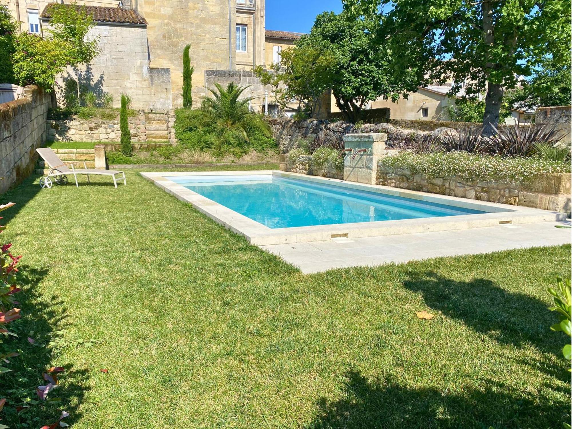 De L'Art A La Maniere - Chambre D'Hotes De Charme - 2 Suites Haut De Gamme - Ideal Couple & Famille - Piscine - Terrasse - Calme - 15Min Saint-Emilion - Experience Restauration D'Oeuvre D'Art Branne  Eksteriør bilde
